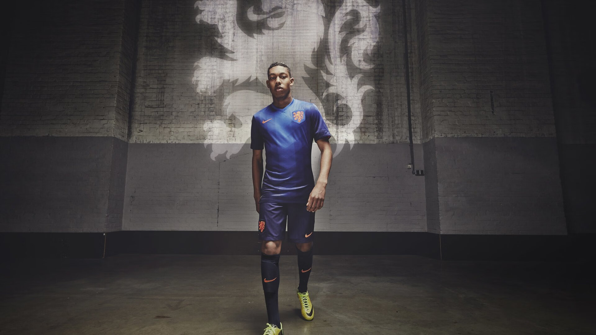 德甲激烈，球迷支持不断，德甲足球说